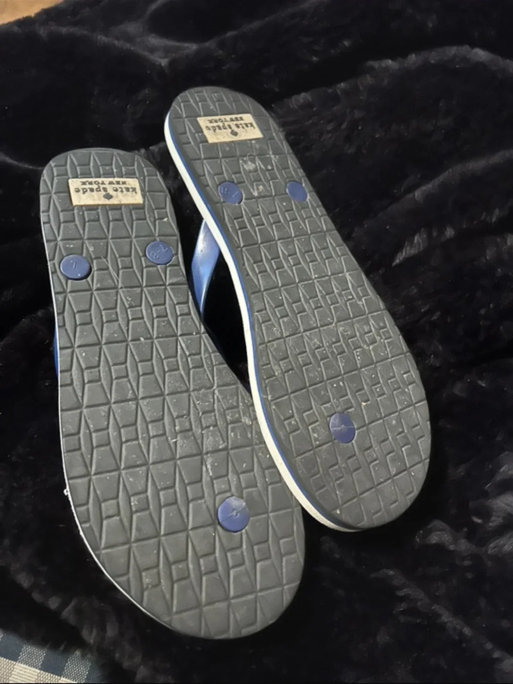 kate spade Navy Red Cream Geometric Flip Flops👁️